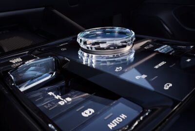 BMW i5 Limousine Mittelkonsole mit iDrive Controller in Kristalloptik