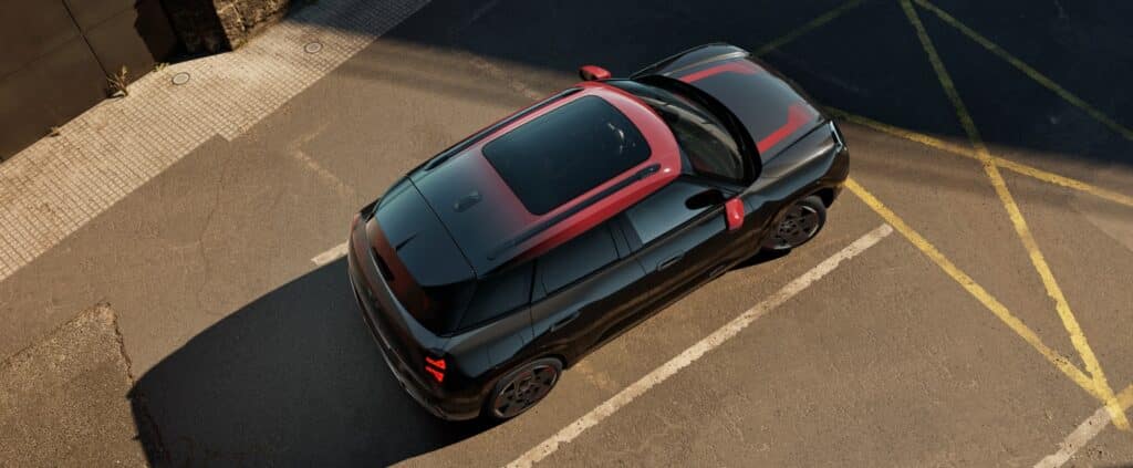 MINI-Aceman-John-Cooper-Works-von-oben_Panoramadach
