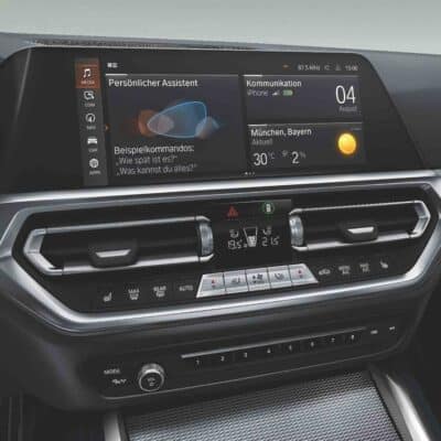 Mittelkonsole-Display eines BMW mit Klimaanlage