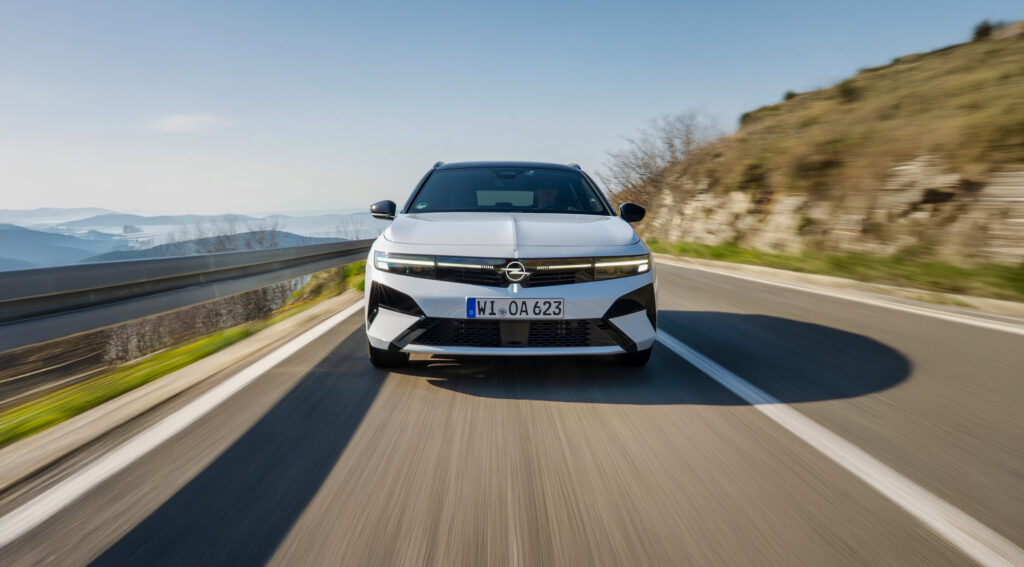 Opel Astra Sports Tourer Hybrid