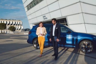 Repair Inclusive - Kunde außerhalb eines BMW Händlers mit BMW iX3
