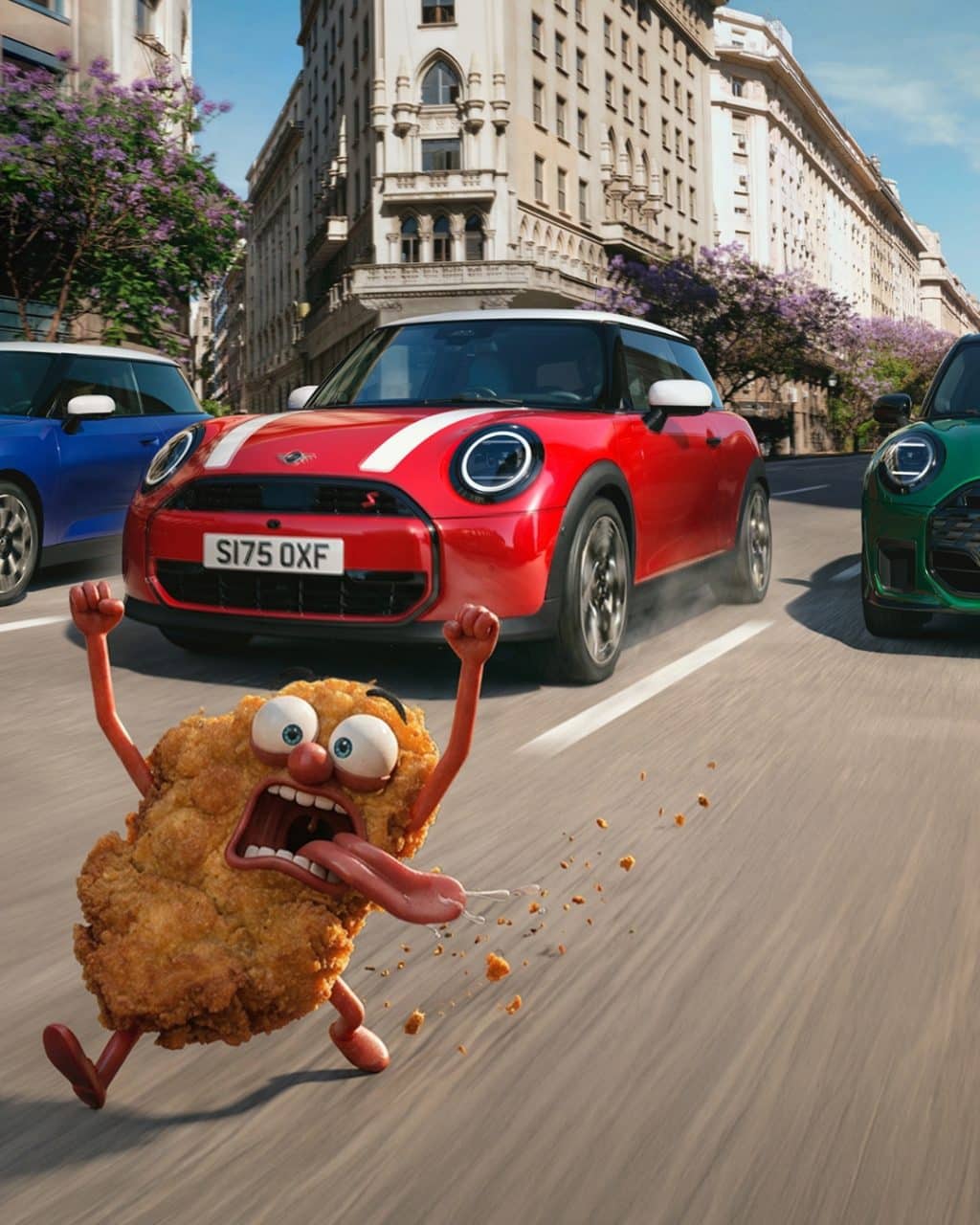 MINI Schnitzeljagd - ein panisch schauendes Schnituel wird von drei MINIs gejagt