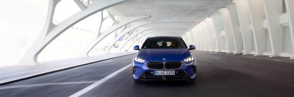 BMW 1er sofort verfügbar - blau Front